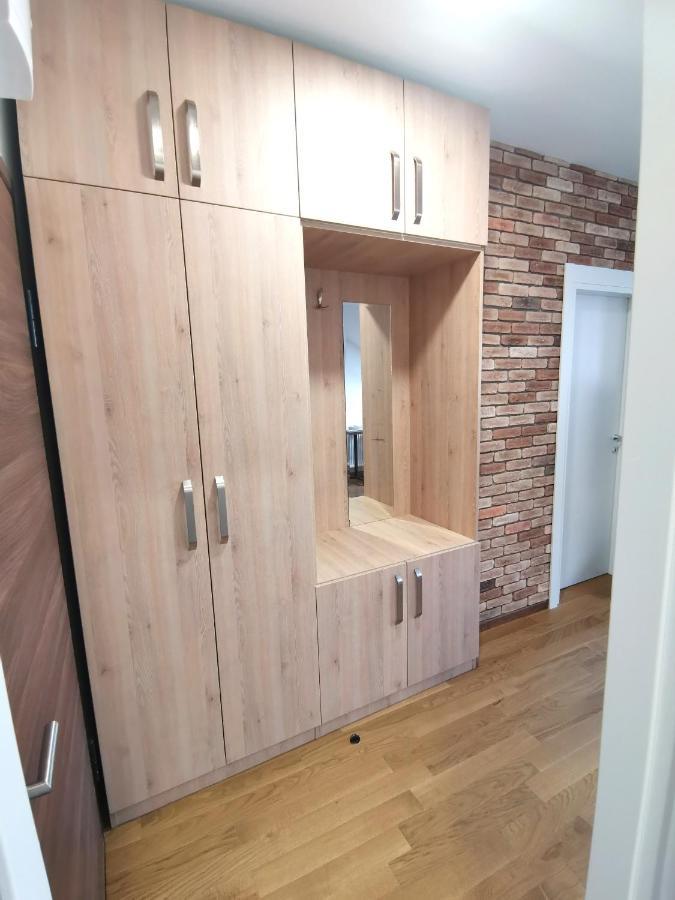 Appartement Stan Na Dan M à Novi Sad Extérieur photo