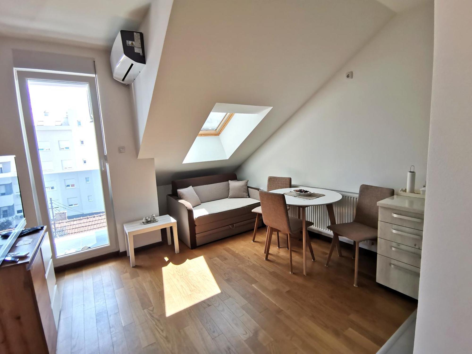 Appartement Stan Na Dan M à Novi Sad Extérieur photo