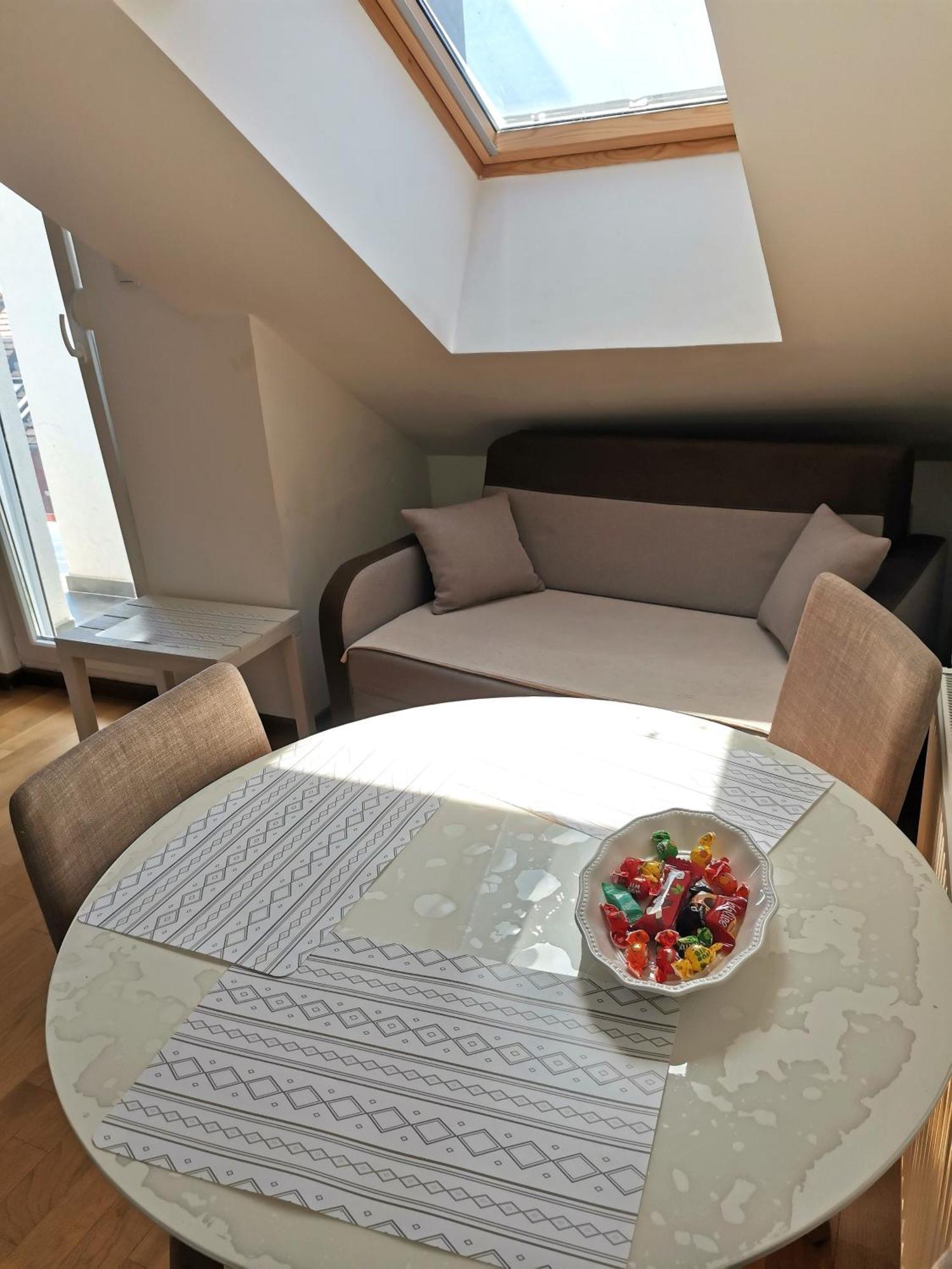 Appartement Stan Na Dan M à Novi Sad Extérieur photo
